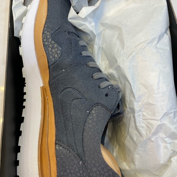 Nike Air Safari Royal Dark Grey size 7.5 men’s main image 7